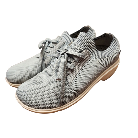 Klogs Gray Glide Slip Resistant Pull On Wedge Sneakers Size 7.5 - Picture 2 of 13